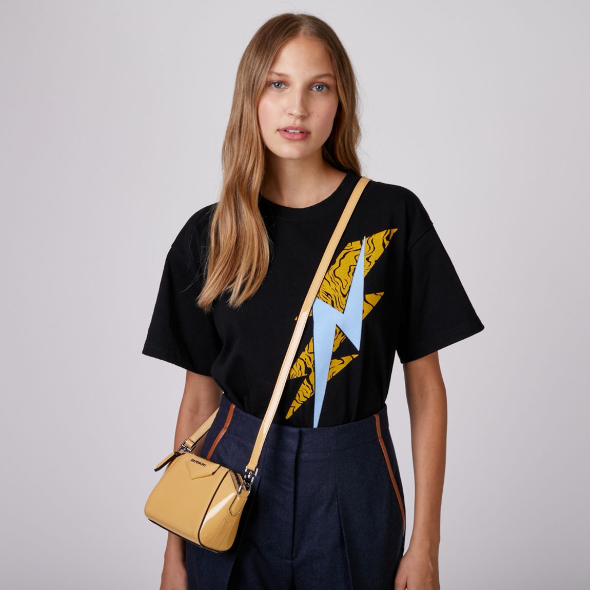 Bolsa Antigona Givenchy Nano