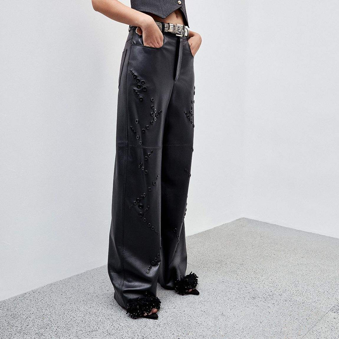 Calça Couro Metais Raquel